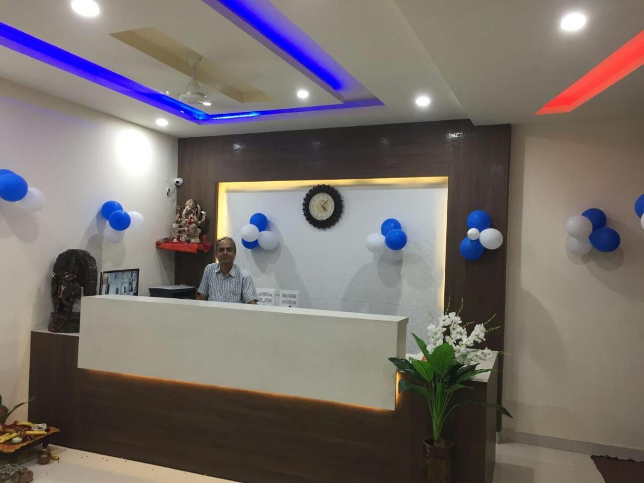 Oyo 60976 Hotel Shree Ji Morena Εξωτερικό φωτογραφία